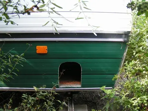 Caravan voor opvang katten